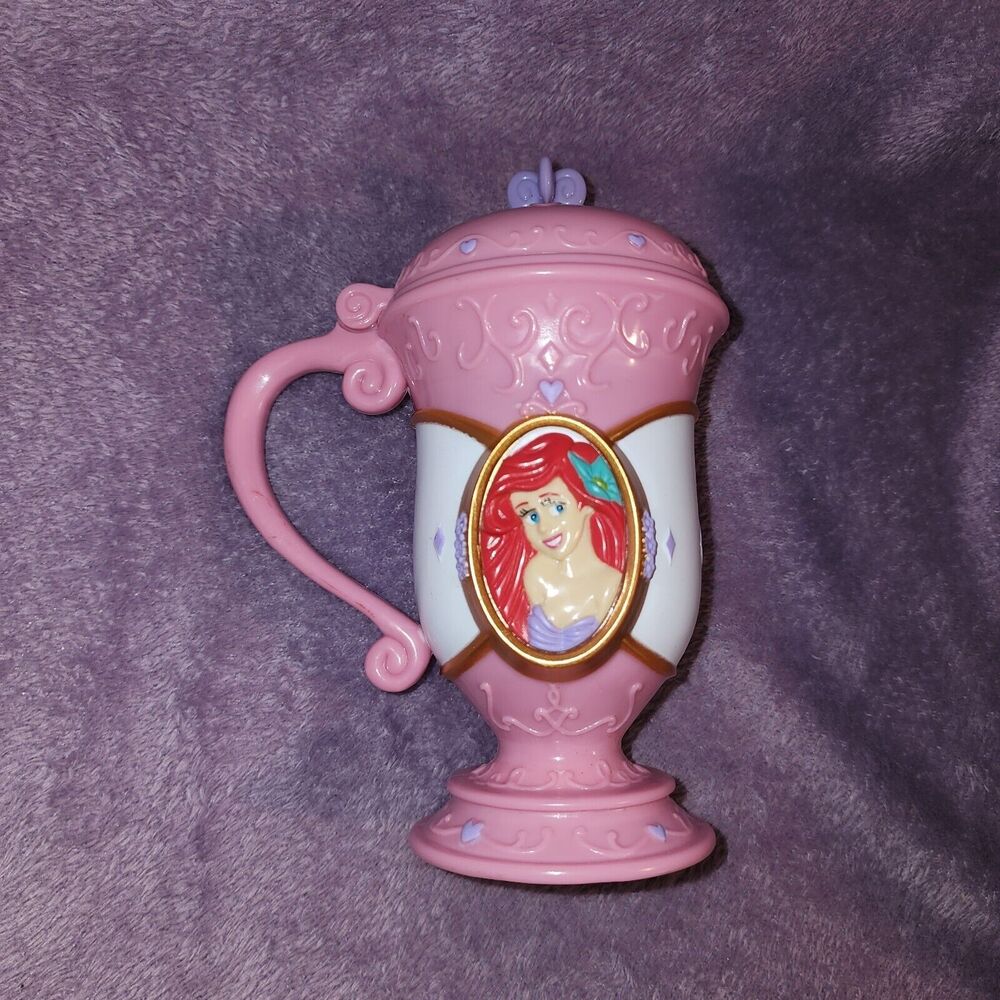 Disney On Ice The Little Mermaid Princess Ariel pink Plastic Cup with Flip Lid